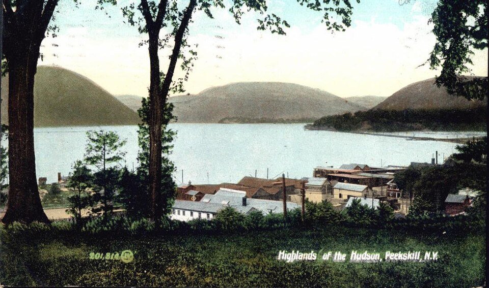 Peekskill, NY - Ficheiro:HudsonHighlandsPeekskill.JPG - Wikipedia, a enciclopedia libre